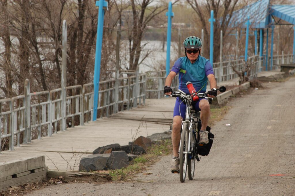 Longueuil: la piste cyclable près du fleuve fermée pour l’été