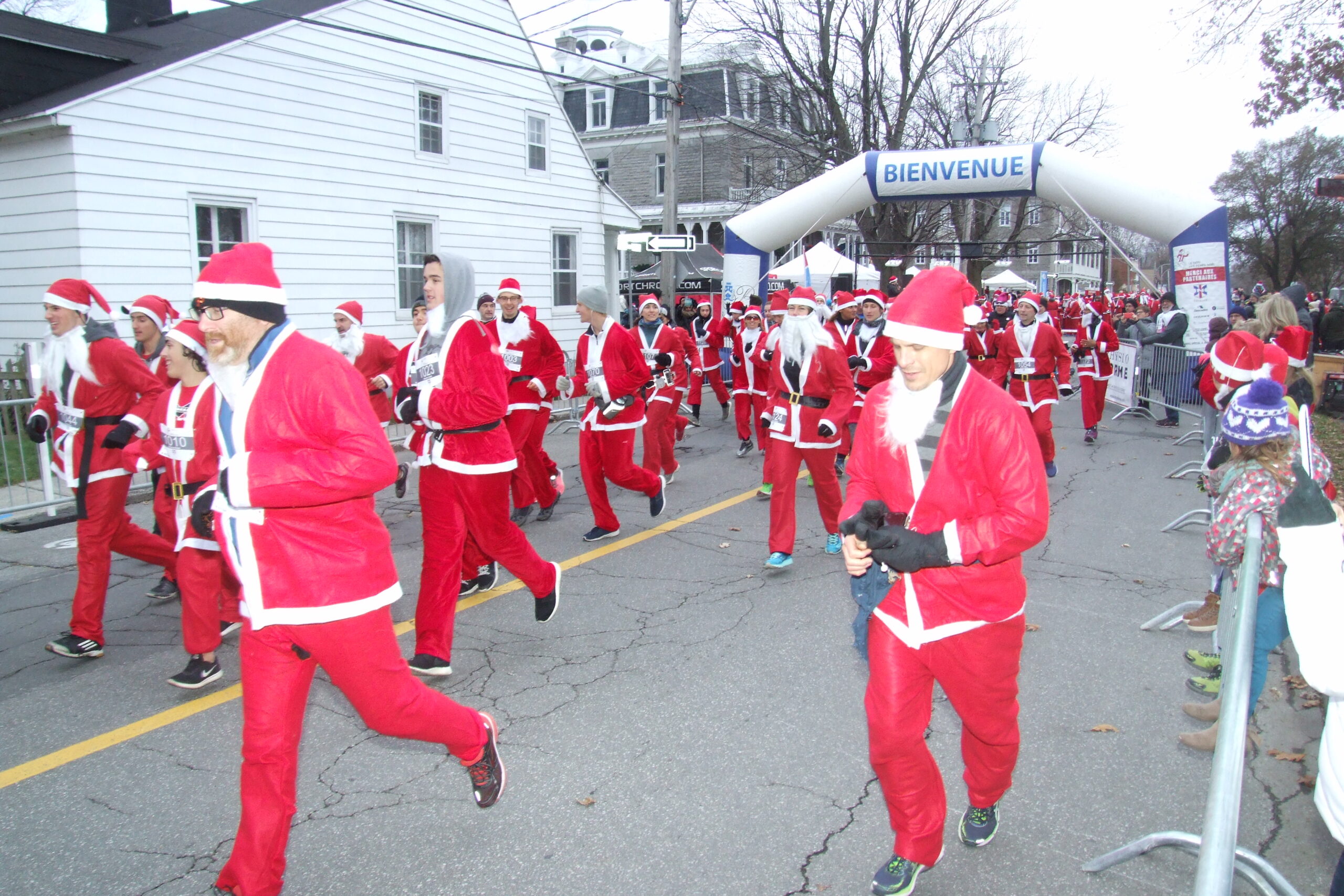 Le 5e Défi des pères Noël  attire près de 600 participants à Boucherville