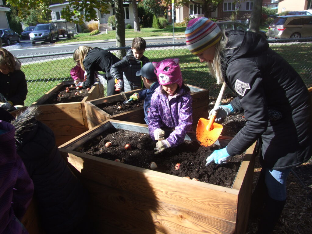 Les élèves de l’école Boucherville Elementary inaugurent leur classe extérieure