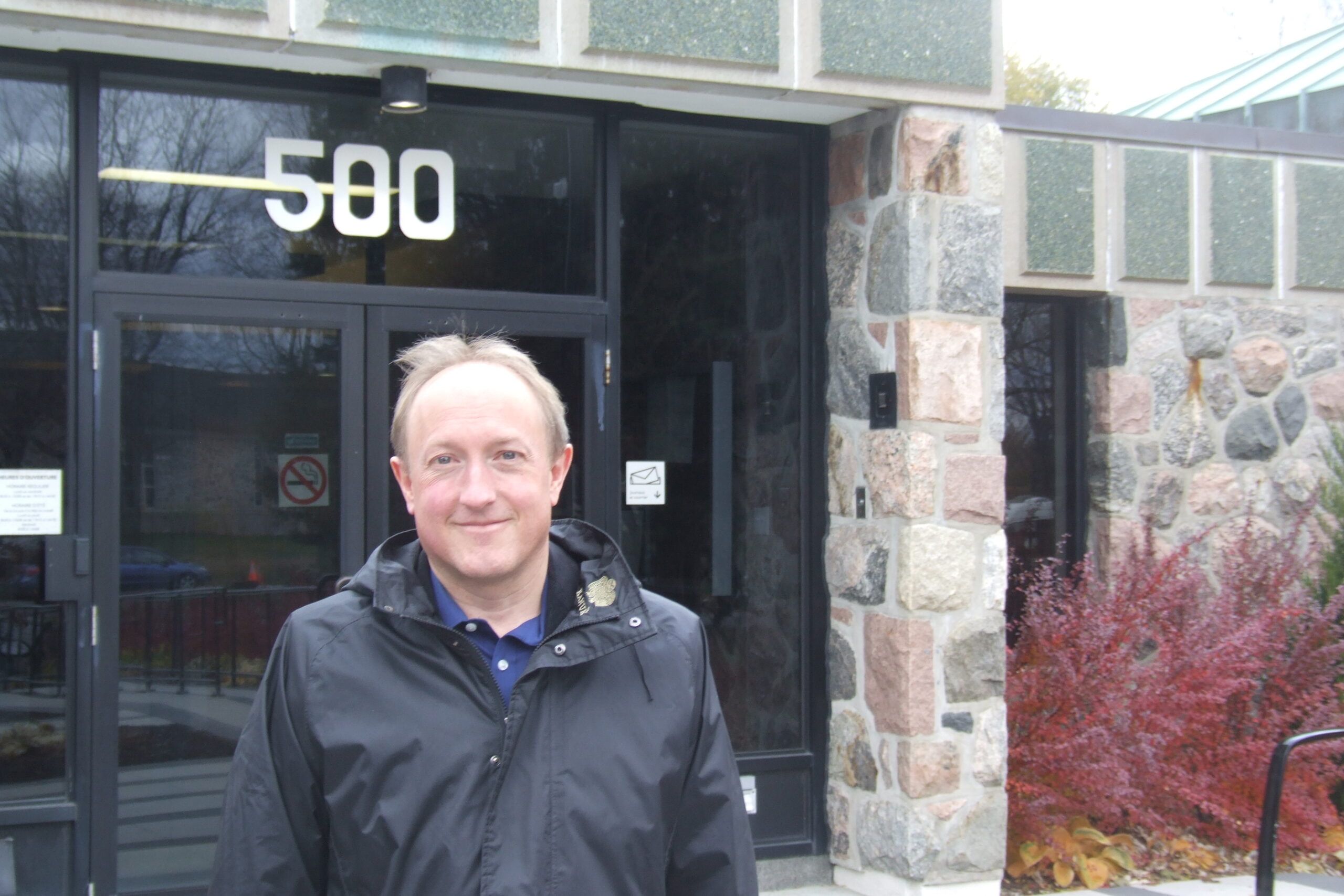 COVID-19 : le maire Martel insiste et évite l’isolement