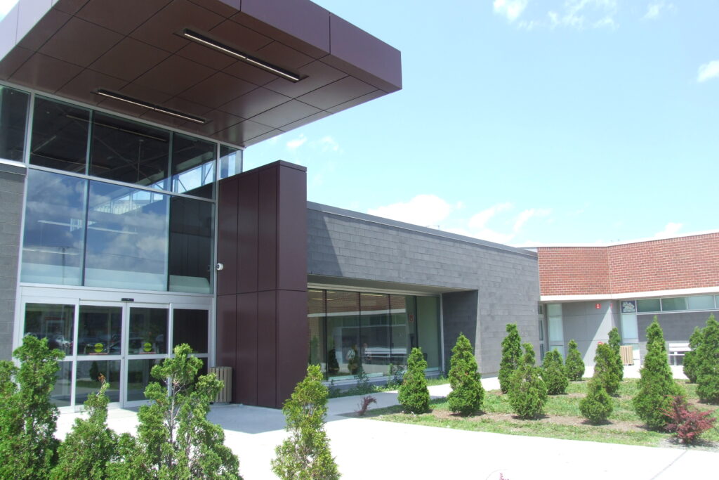 Le Complexe sportif Duval Auto redevient le Centre des glaces Gilles-Chabot