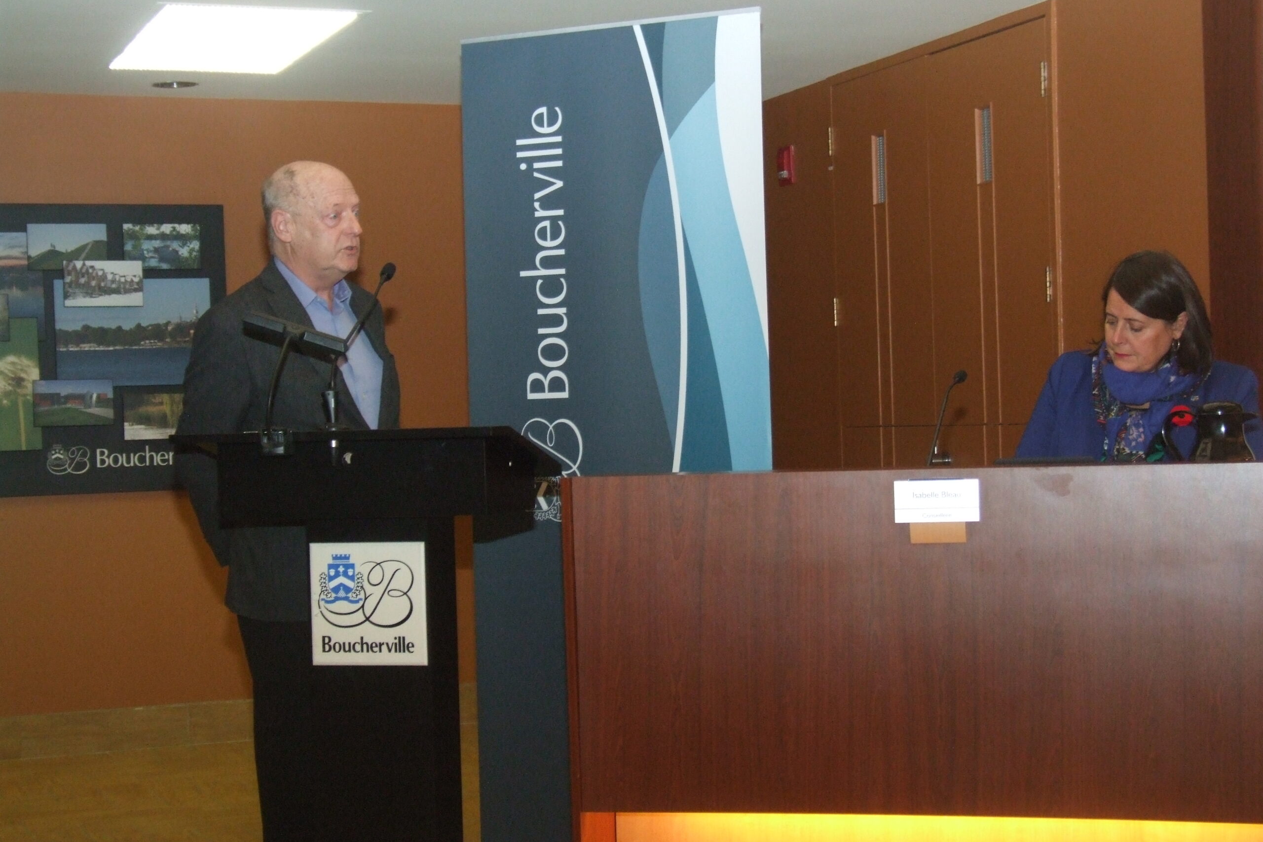 Quatre propriétaires d’entreprises questionnent le maire Martel