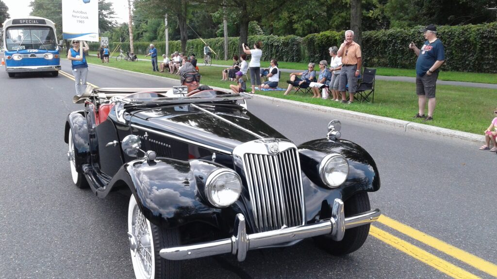 Près de 3000 personnes assistent au Grand Défilé des modes de transport terrestre