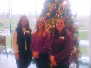 Le marché de Noël de la ésidence Vast a permis de remettre un don à L’Envolée de Sainte-Julie