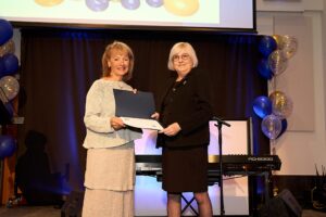 Soirée bulles et plaisir pour les 50 ans du Club FADOQ de Boucherville