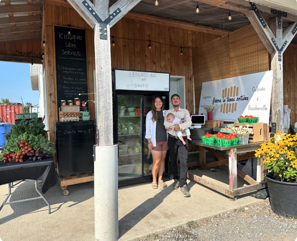 Kiosque libre-service : cultiver des légumes bio et la confiance