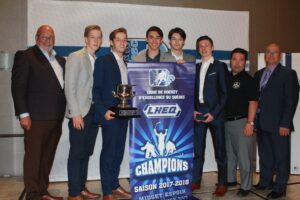 Entraîneur, joueurs et équipes du Noir et Or honorés