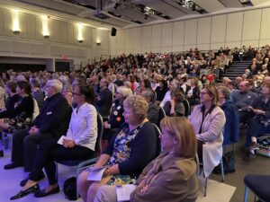 Les aînés curieux des impacts de l’IA