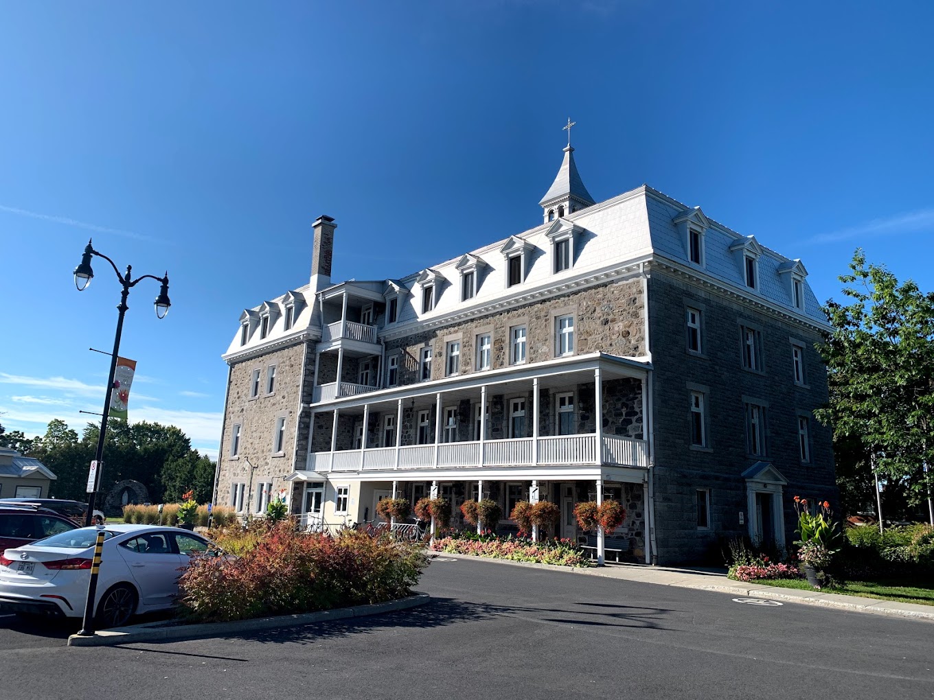 Pas de bousculades aux écrans pour les séances publiques de Varennes