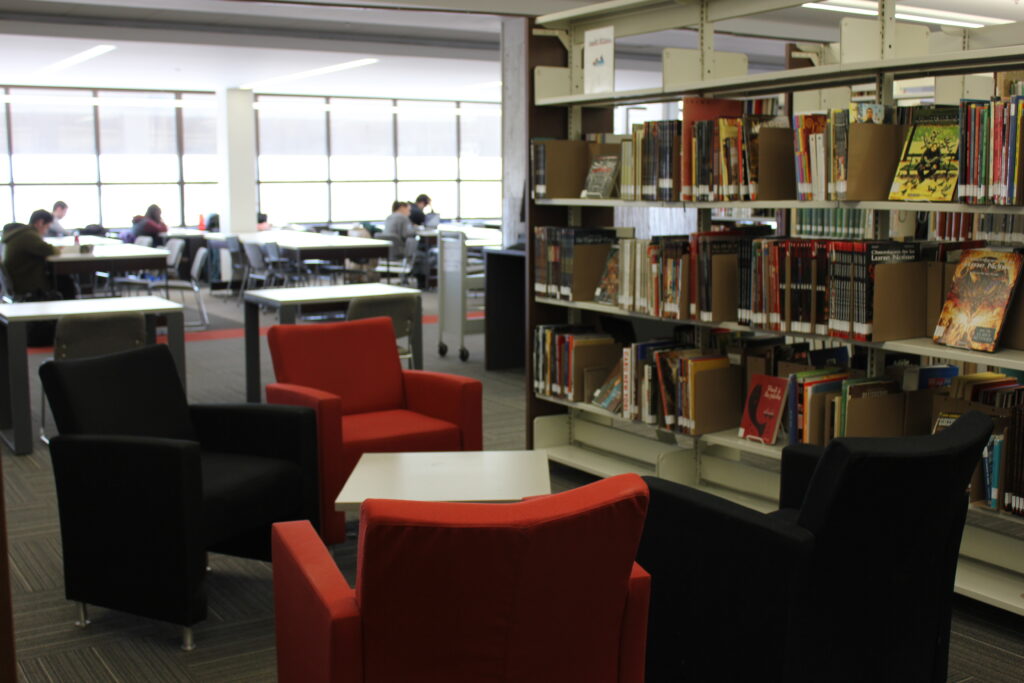 La bibliothèque du cégep Édouard-Montpetit : un lieu ouvert au grand public