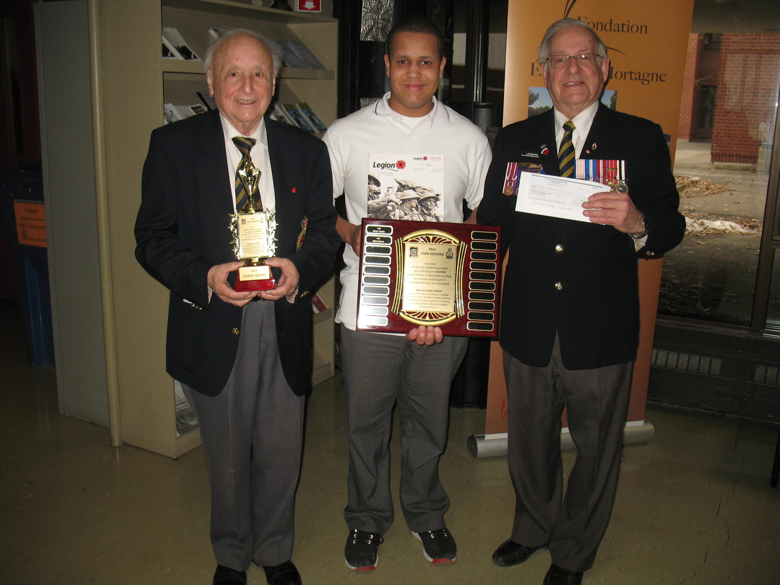 Un élève de quatrième secondaire de l’école De Mortagne reçoit le Prix John Hendrie 2017