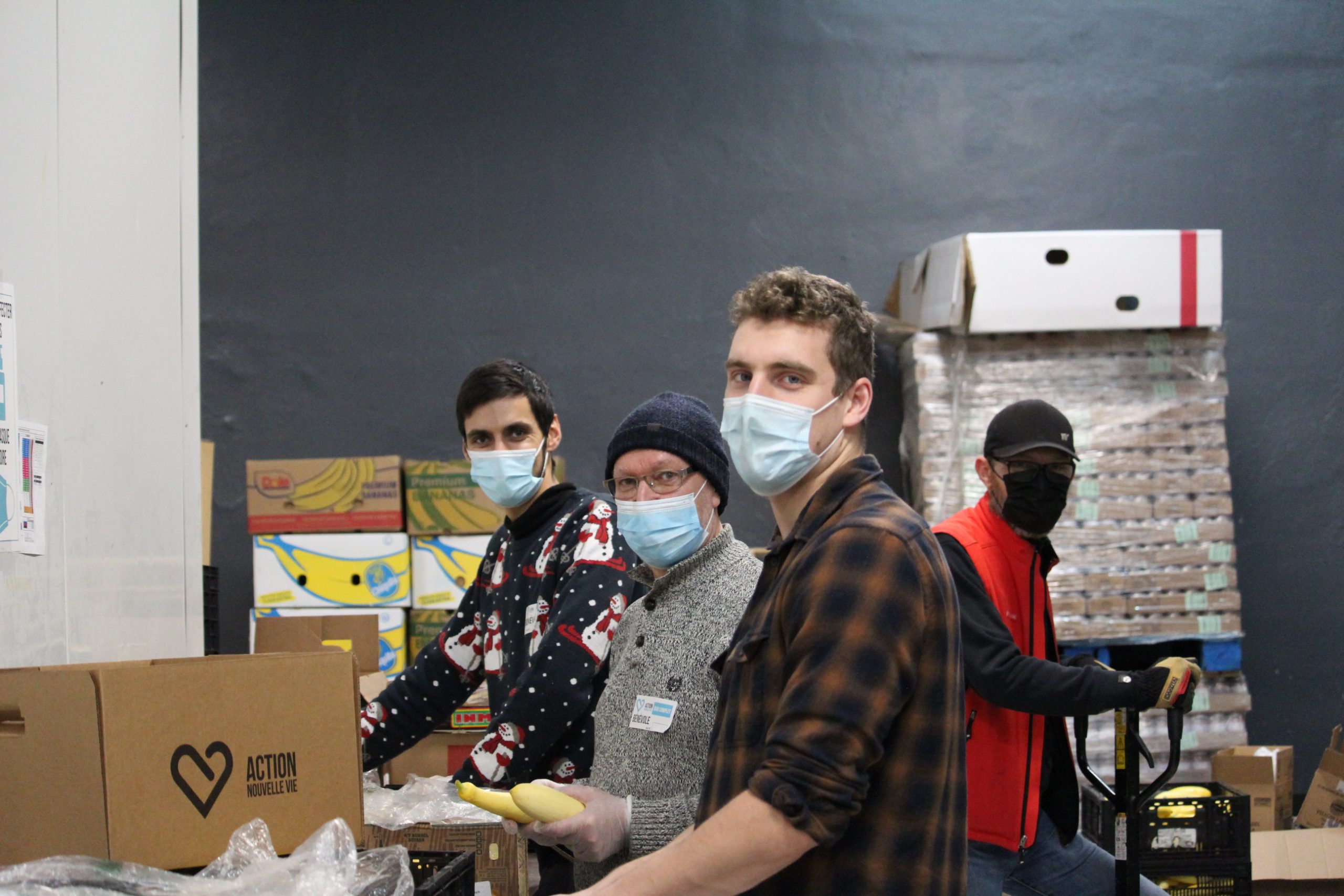 Action Nouvelle Vie distribue 2000 paniers de Noël à des familles dans le besoin