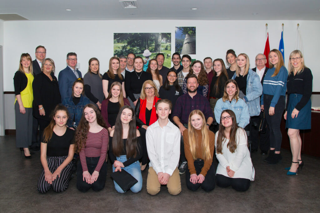 Des danseurs du studio Underground honorés par le conseil municipal de Sainte-Julie