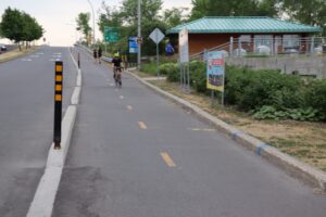 Adolescente happée par un cycliste sur Marie-Victorin : « la Commission de la circulation se penchera sur la situation », assure le maire Martel