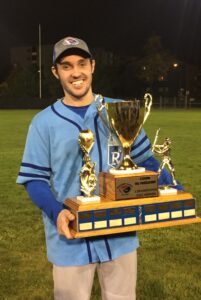 Le baseballeur Mathieu Girard accroche son gant