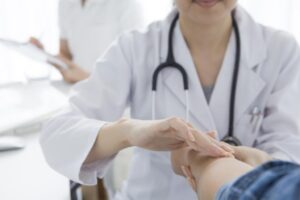 288 000 Québécois de plus sont inscrits à un groupe de médecins de famille