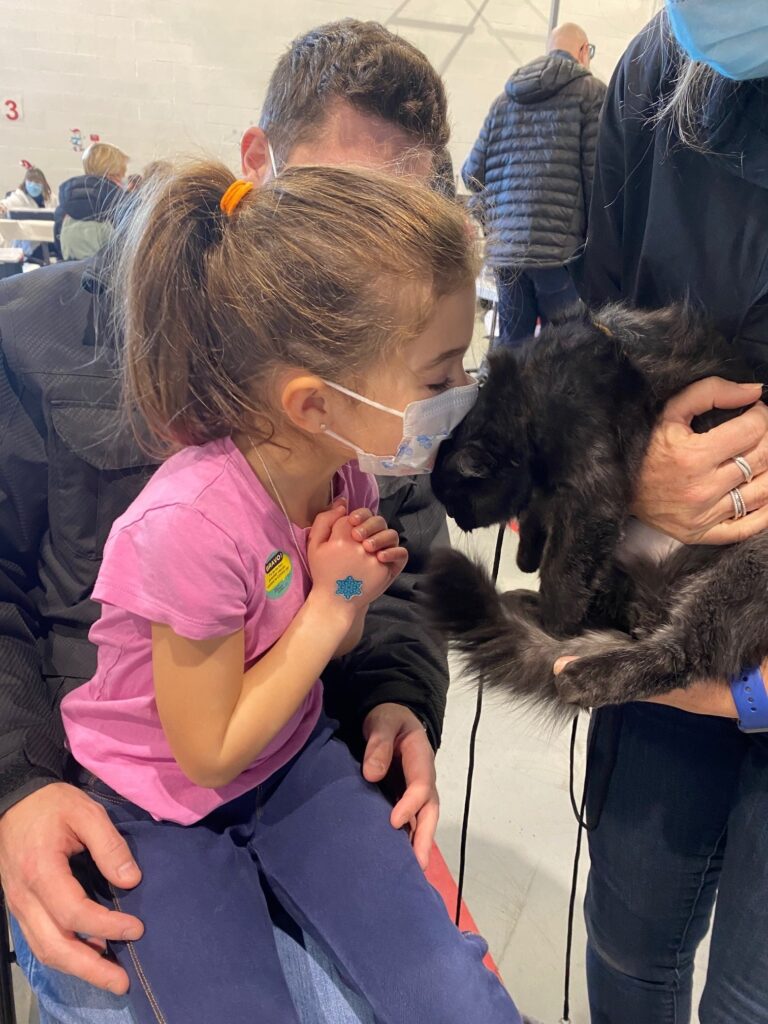 La zoothérapie et Spiderman à la rescousse de la vaccination des 5 à 11 ans dans la égion!