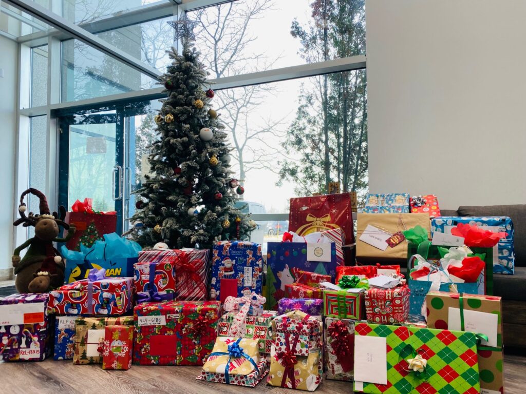 Lowe’s Canada a distribué plus de 5 300 cadeaux à des enfants