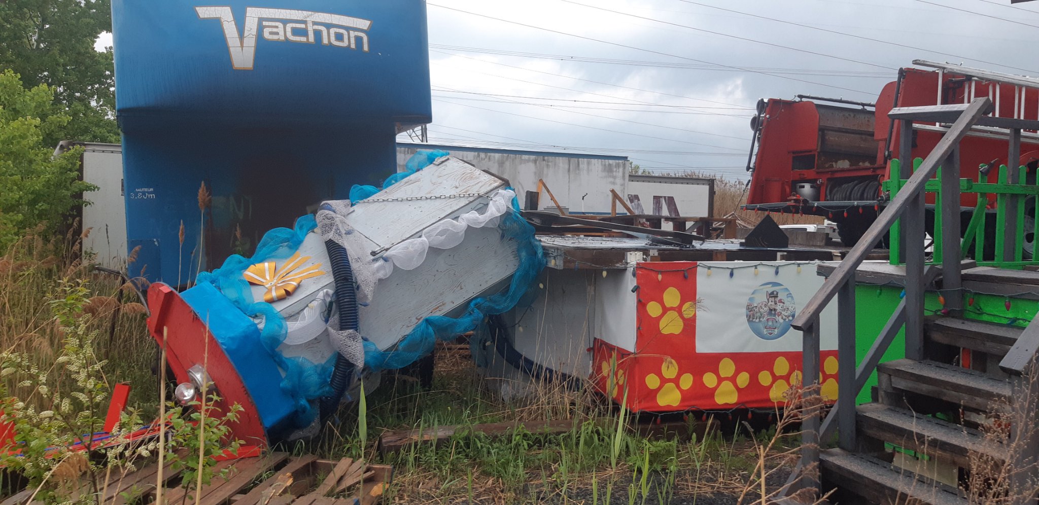 Des chars allégoriques du Défilé de Noël à Sainte-Julie ont été vandalisés