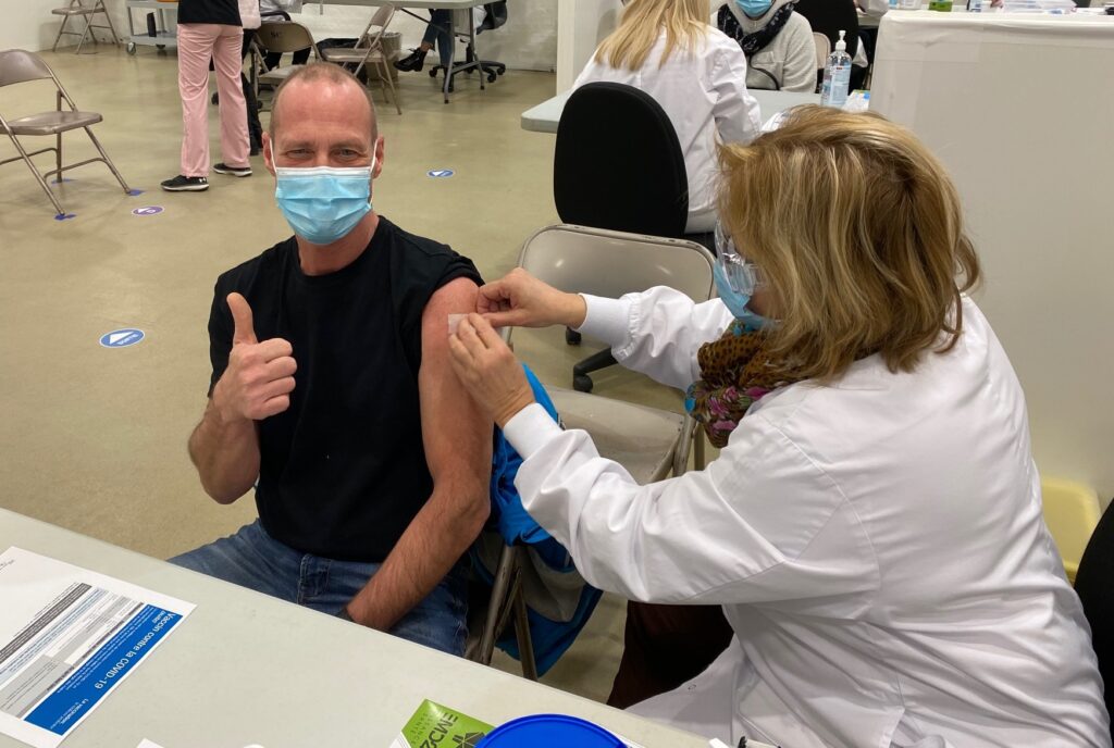 COVID-19 : début de la vaccination en Montéégie