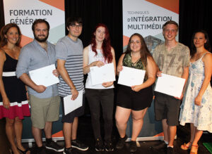 Remise de bourses pour encourager la persévérance scolaire des étudiants au cégep Édouard-Montpetit