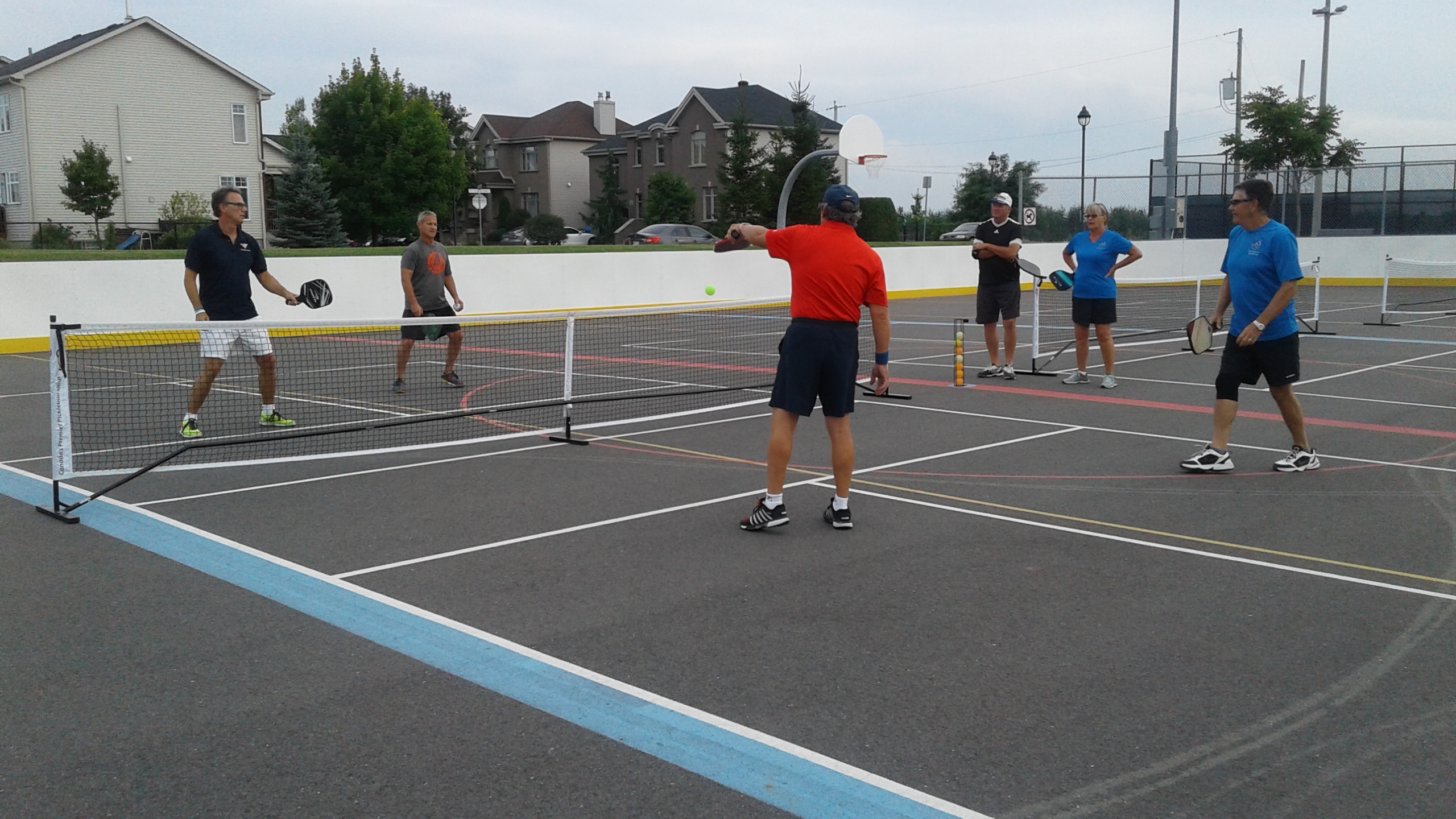 Le pickleball, un sport en émergence à Varennes et à Boucherville