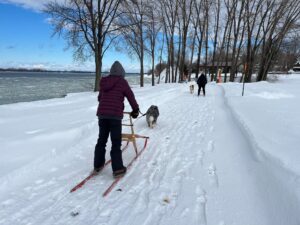 Grand succès pour les comptoirs de prêts d’équipements hivernaux à Varennes