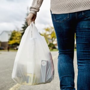 Finis les sacs d’emplettes en plastique à usage unique chez RONA