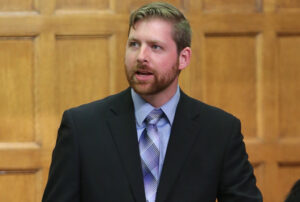 Xavier Barsalou-Duval reçoit tristement la éponse du ministre Garneau à la pétition e-1209 pour la égulation de la navigation sur le Richelieu