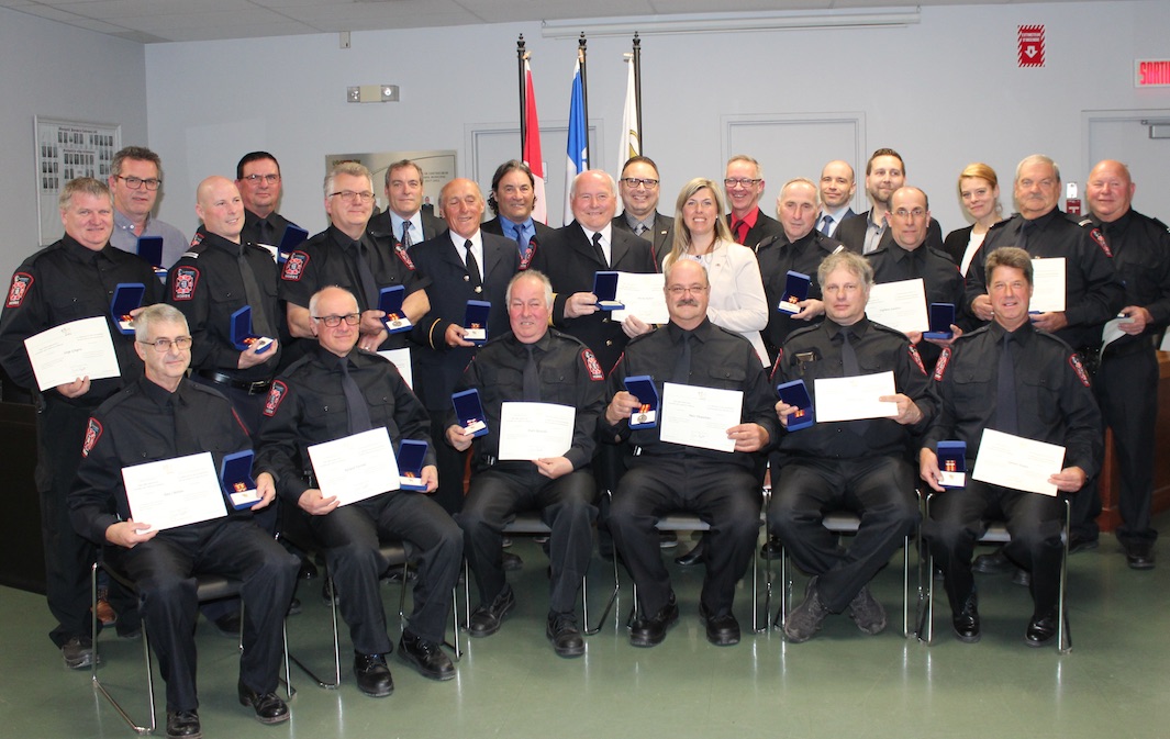 17 pompiers de Contrecoeur reçoivent des médailles de mérite