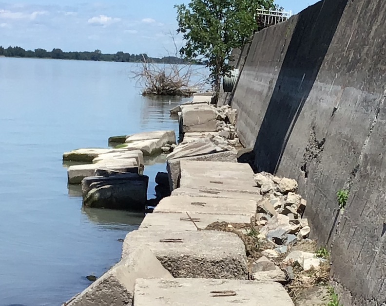 Érosion des berges : Xavier Barsalou Duval invite toute la population à se joindre à lui