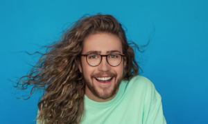 Vaccination : un concours auprès des jeunes avec l’humoriste Mathieu Dufour