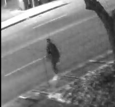 Suspect du vol d’une croix commémorative recherché