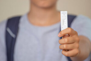 Des tests rapides pour contrer un variant Omicron également très rapide!