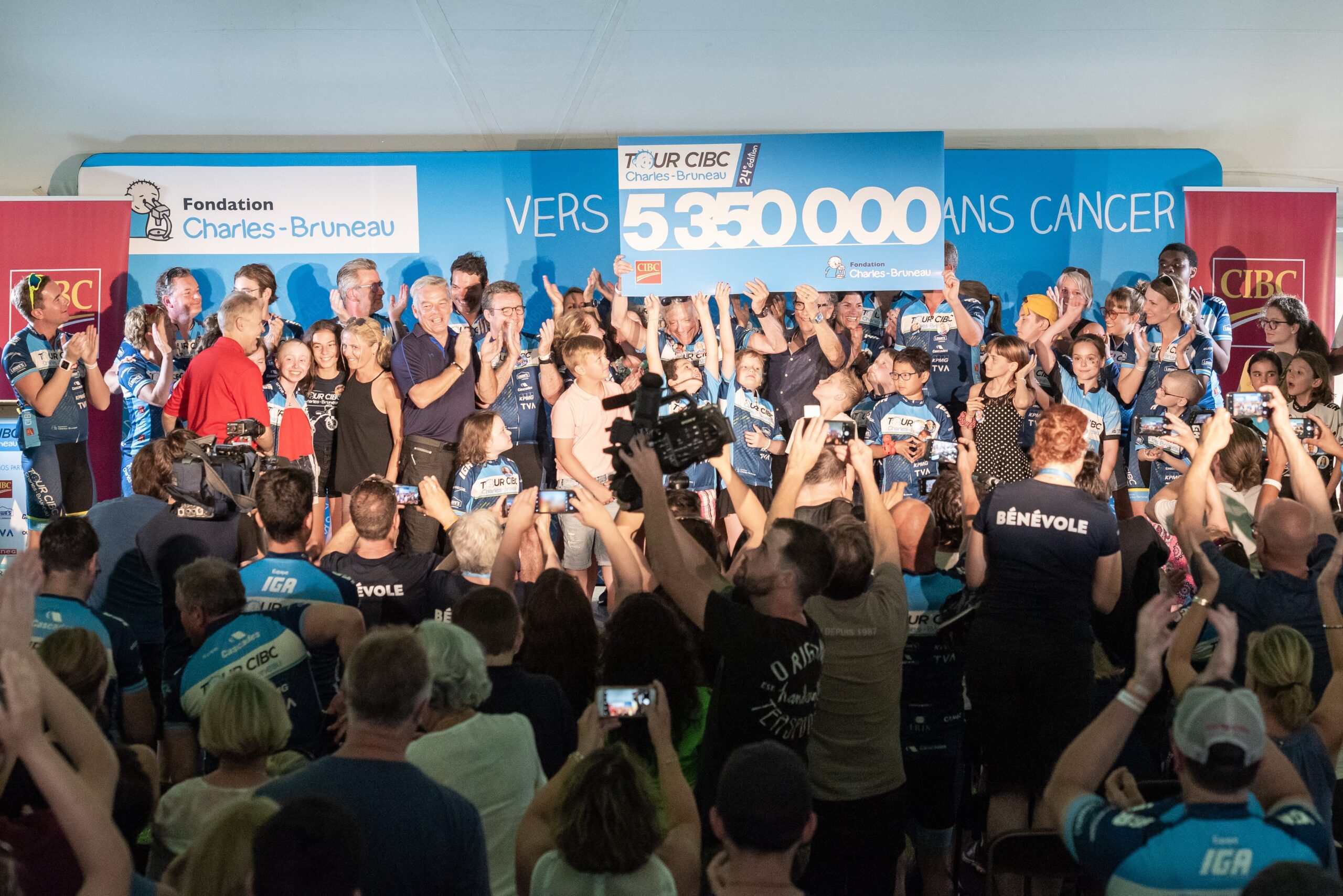 850 cyclistes arrivent à Boucherville :  le Tour CIBC rapporte 5,35 M$
