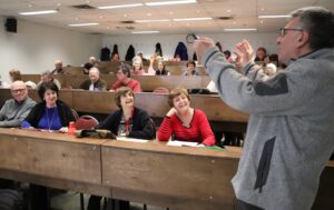 L’Université du 3e âge: les aînés sont nombreux à faire travailler leur matière grise