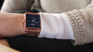 Nouvelle montre technologique permettant de recharger un cellulaire