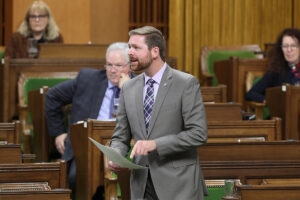 Fin du Publisac : Ottawa doit intervenir d’urgence pour les hebdos