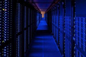 Amazon Web Services à Varennes fait couler beaucoup d’encre…