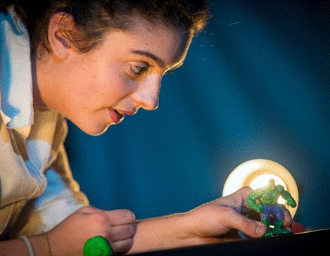 Les Dimanches culturels à la Vieille caserne reçoivent  l’artiste de scène et marionnettiste Antonia Leney-Granger