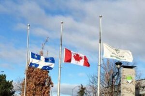 LA VILLE DE SAINTE-JULIE MET SES DRAPEAUX EN BERNE À LA SUITE DES ATTENTATS DE BRUXELLES