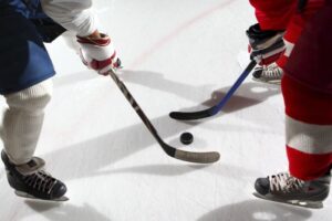 Des joueurs de hockey généreux pour le Centre Aux Quatre Poches