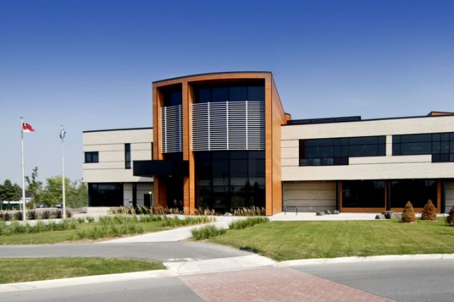 Le comptoir du prêt de la bibliothèque de Sainte-Julie ouvrira ses portes à compter d’aujourd’hui