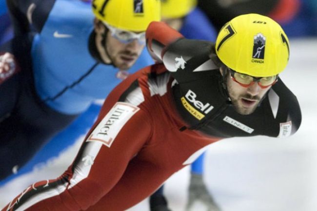 Charles Hamelin de Sainte-Julie s’illustre alors que le Canada remporte un nombre historique de médailles!