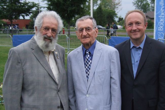 Ronald Beaupré reçoit le Prix Pierre-Boucher