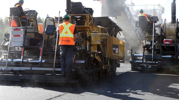 Travaux d’asphaltage de la route 132 à Boucherville