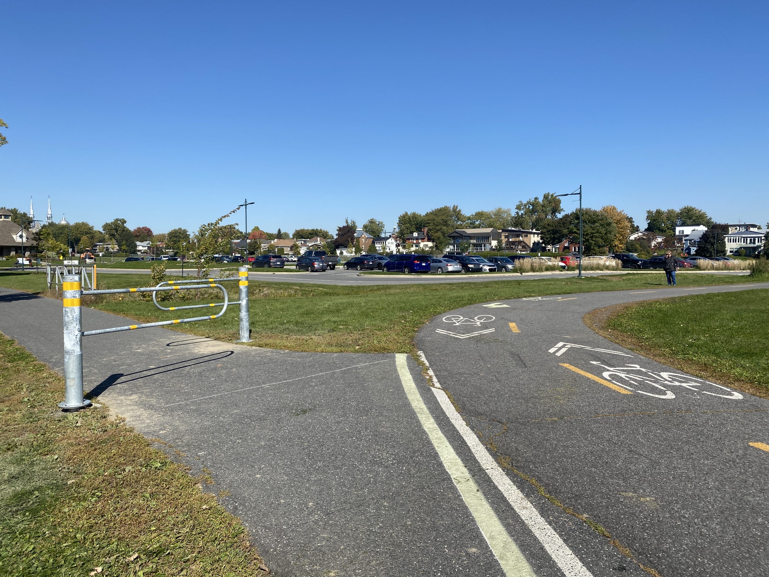 Nouvelles barrières de sécurité sur le sentier pédestre du parc de la Commune de Varennes