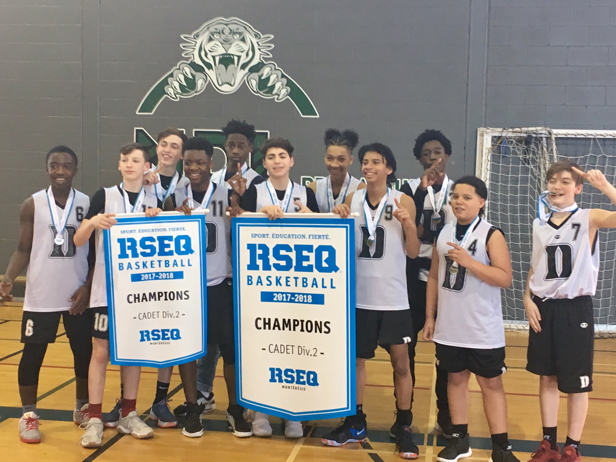 L’équipe cadette de baskeball masculin de l’École secondaire De Mortagne se rendra aux Championnats provinciaux