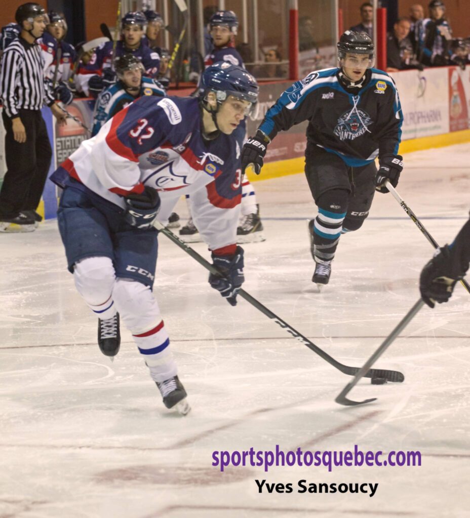 Anthony Boucher s’amène avec le Collège Français