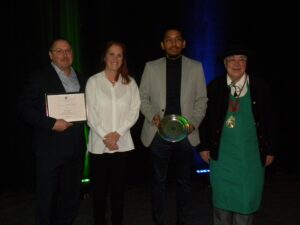 Les meilleurs artisans du boudin au Québec sont honorés à Boucherville